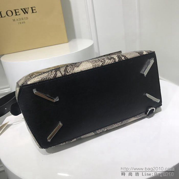 LOEWE羅意威 蛇紋 原單品質 火遍全世界熱銷款 puzzle bag 手提肩背包 6605  jdl1062